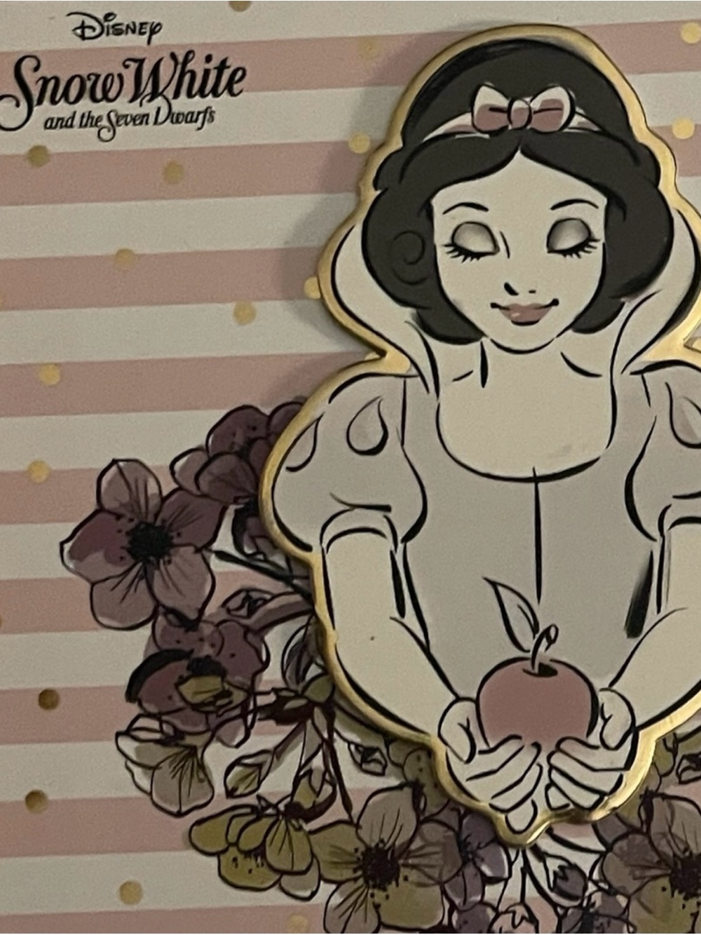 Disney Snow White Eyeshadow Palette 12 Shade Makeup Palette Mirror 🍎🪞 - Picture 4 of 5